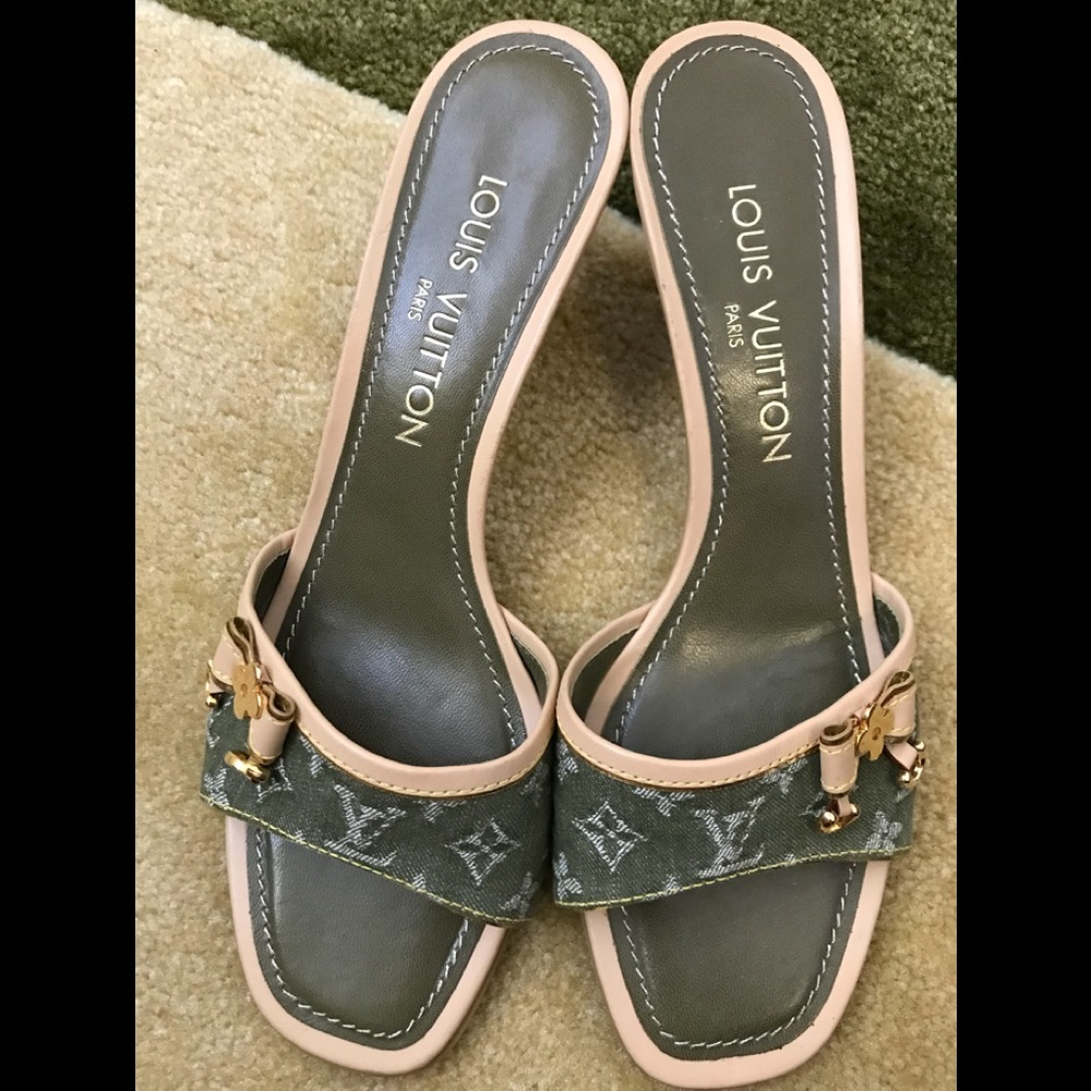 ❌SOLD❌Authentic Louis Vuitton denim kitten heels - Picture 7 of 8